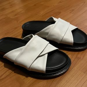 Free People x INUOVO sandales serafina slides